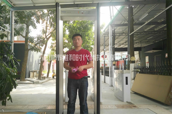 成都君客木業(yè)及新美麗點鞋業(yè)相繼從我司采購METOR6S進口金屬安檢門保安全[圖文]