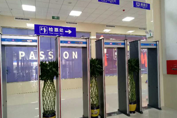 海關(guān)口岸采用SD-600型金屬探測安檢門保安全[圖]