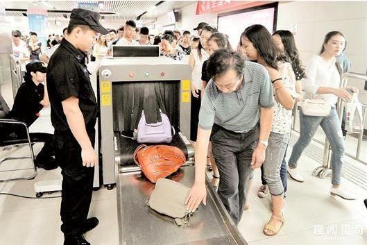 女子過安檢被攔下 箱內(nèi)竟然藏虎仔