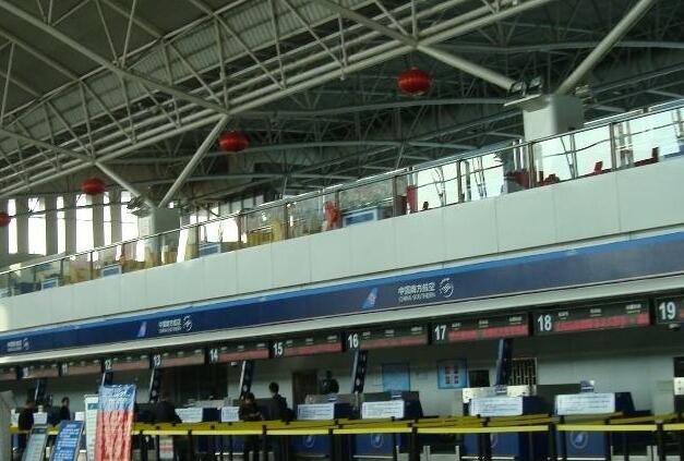 金屬安檢門廠家：烏魯木齊機場安檢總站組織觀看陳列館