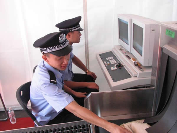 X光安檢機(jī)，公安機(jī)關(guān)安檢好幫手.jpg